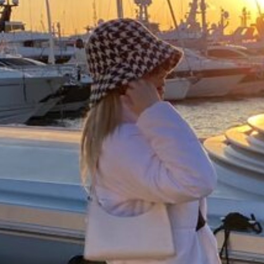 CHIC DOLLZ Houndstooth Bucket Hat -black - Picture 6 of 12